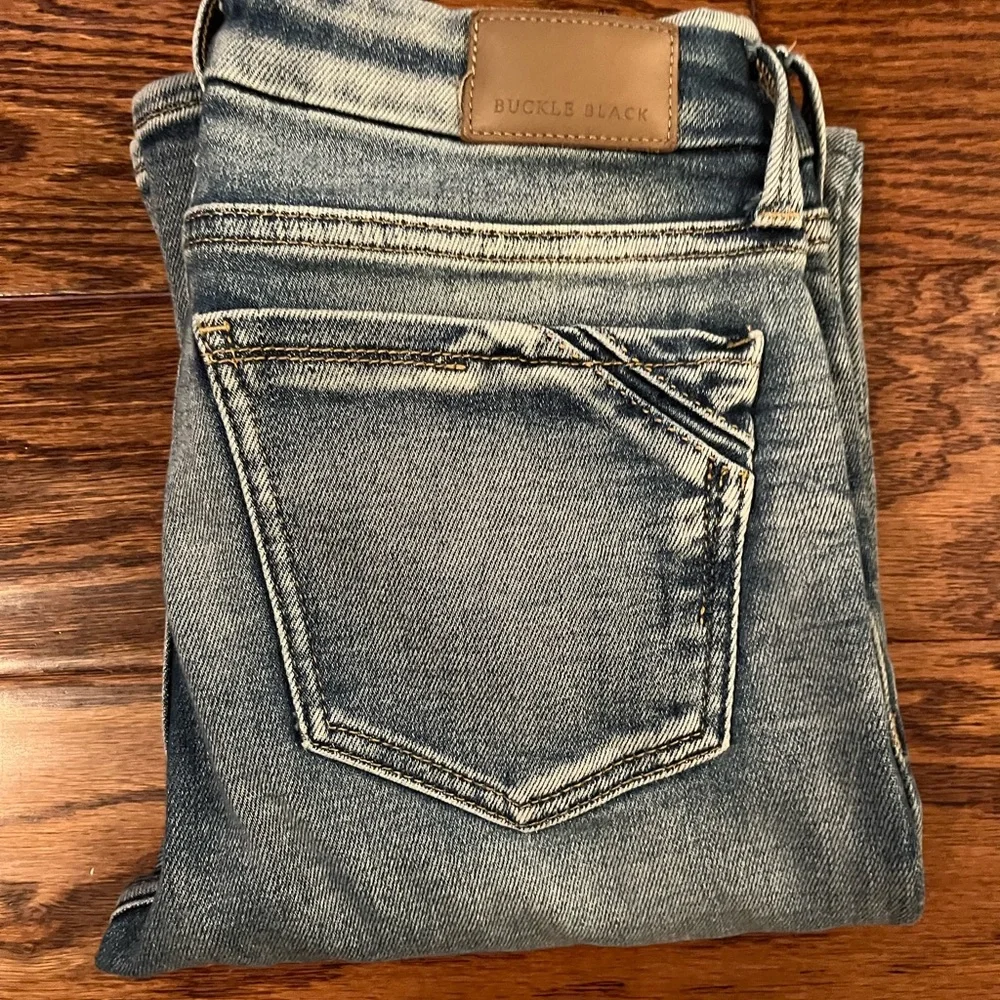 Buckle Black Women’s Tailored Boot Cut Jean 25x34 - Picture 2 of 5